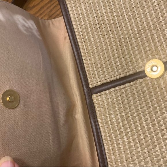 New Old Stock Etienne Aigner Shoulder Bag has tag and key ring Tan - Picture 6 of 15